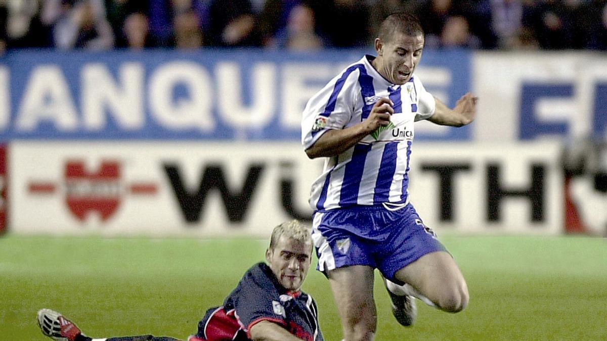 Sergio Contreras Pardo 'Koke' (d) durante un encuentro con el Málaga.