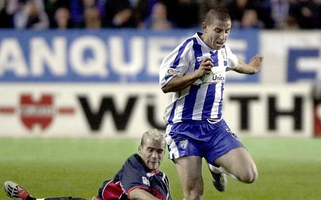 Sergio Contreras Pardo 'Koke' (d) durante un encuentro con el Málaga.