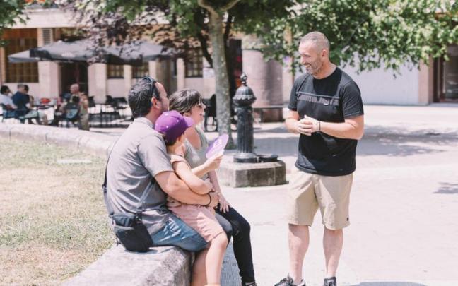 Plazabizi, un proyecto que se desarrolla en Arimazubi, tiene como objetivo recuperar los espacios públicos para el disfrute colectivo, fomentar la movilidad activa y sostenible, y fortalecer los lazos comunitarios