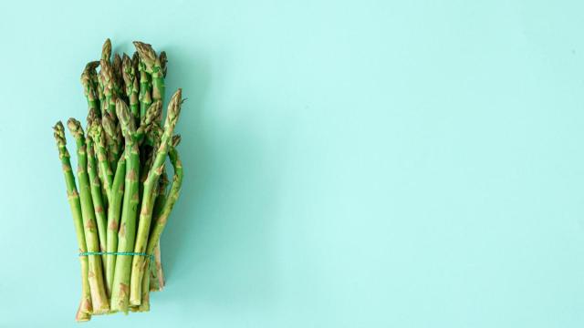 Acaba de arrancar la temporada de espárragos verdes y blancos, ricos en fibra y antioxidantes.
