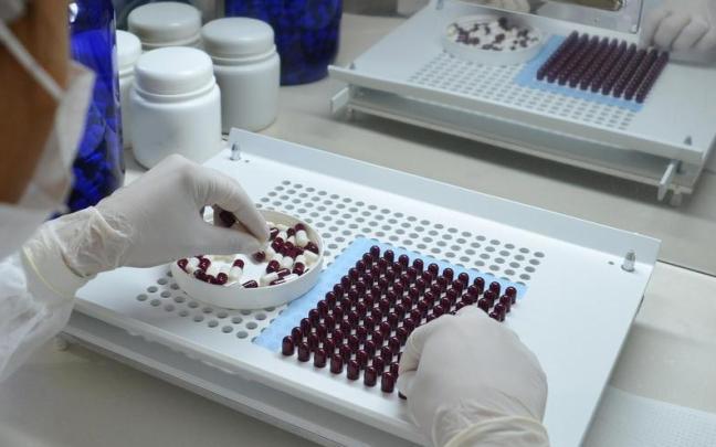 Cuando se tratan las células de cáncer de ovario con Trametini, la célula tumoral reacciona activando el eje de señalización de las proteínas WNK1-MEK5-ERK5, como una vía de escape para su supervivencia. Cuando se tratan las células de cáncer de ovario con Trametini, la célula tumoral reacciona activando el eje de señalización de las proteínas WNK1-MEK5-ERK5, como una vía de escape para su supervivencia.