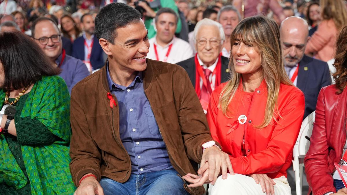 El Presidente del Gobierno, Pedro Sánchez, y su esposa Begoña Gómez