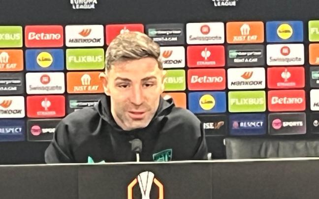 Yeray esta tarde en rueda de prensa antes del entrenamiento en Old Trafford