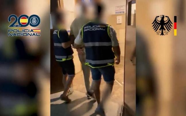 La Policía Nacional ha puesto fin a la fuga de este escurridizo experto en boxeo que continuamente cambiaba de identidad y residencia momentos después de reencontrarse con un hermano en Málaga.
