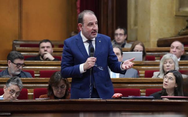 El conseller de Justicia, Ramón Espadaler, durante una sesión de control, en el Parlament de Catalunya
