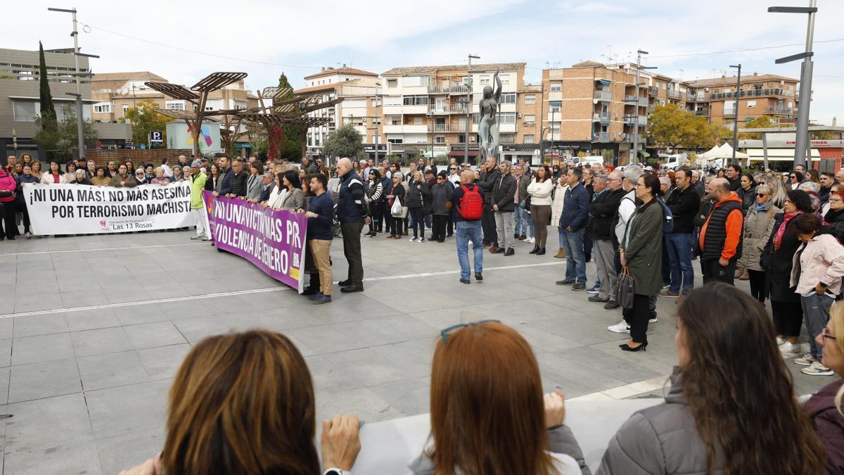 Concentración silenciosa en Armilla (Granada) en repulsa por la última agresión machista.