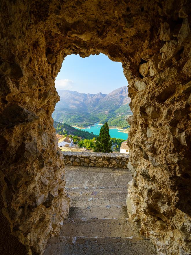 Vistas al embalse de Guadalest.