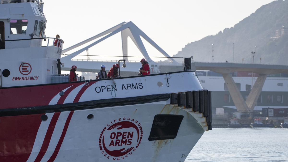 Voluntarios a bordo del barco de la ONG Open Arms