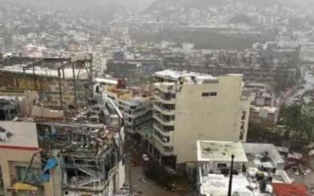 Al menos medio millar de personas no disponen de electricidad en Acapulco.