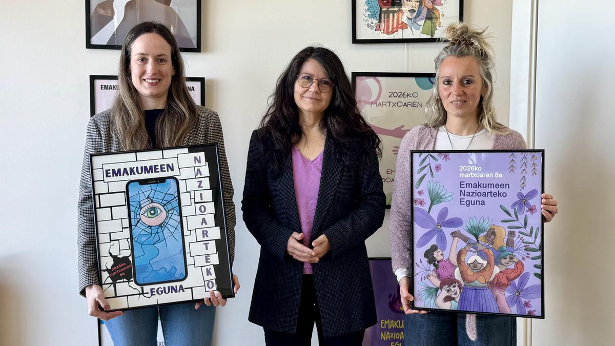 Esti Irisarri, Gloria Vázquez e Izaro Mariezkurrena.