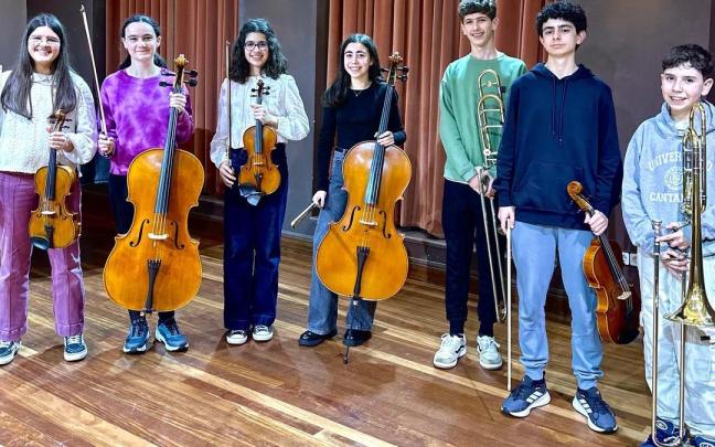 Los siete estudiantes del conservatorio Bartolomé Ertzilla que participarán en la EIO Txiki.