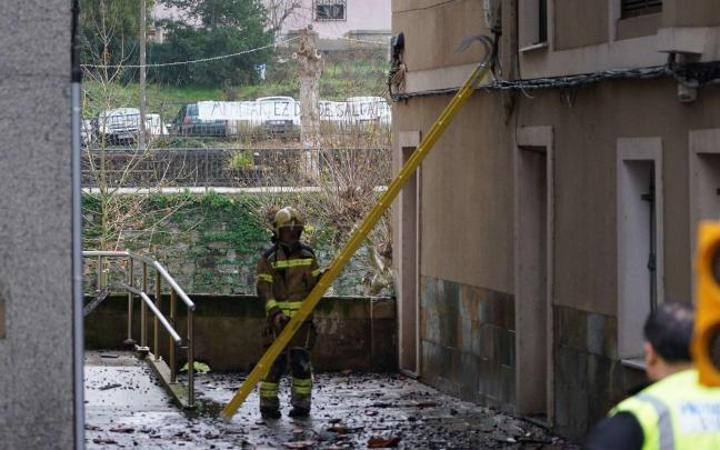 Incendio de un edificio en Balmaseda. PABLO VIÑAS
