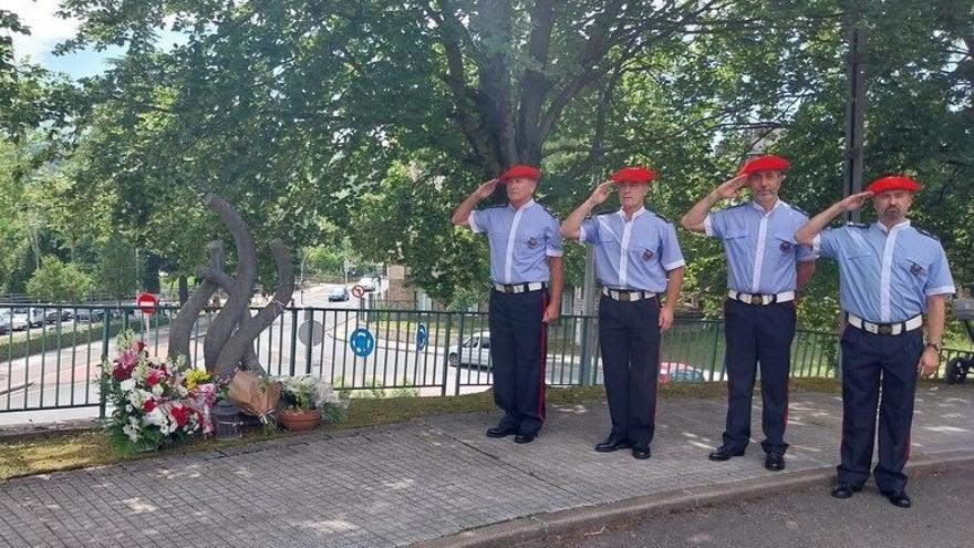 La Ertzaintza homenajea a Mikel Uribe Aurkia, subcomisario asesinado por ETA en Leaburu en el año 2001.