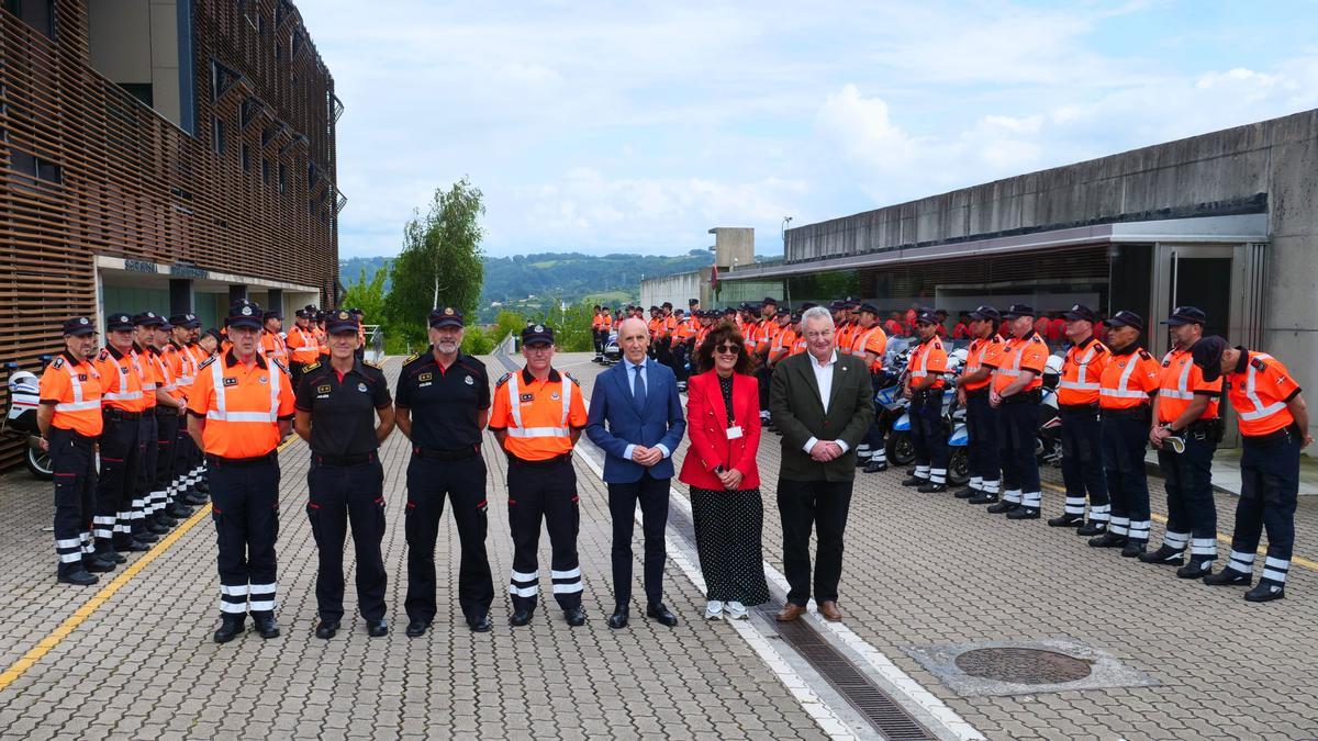 Erkoreka, en la reunión con los agentes de tráfico y los 54 motoristas de la Ertzaintza que participarán en el Tour