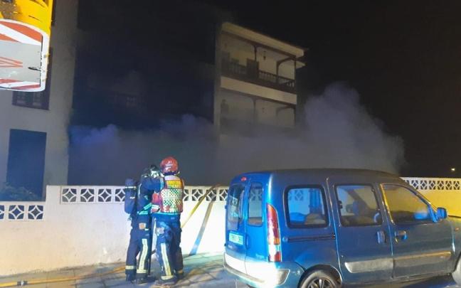 Incendio en la vivienda de un edificio en Los Realejos, en Tenerife.