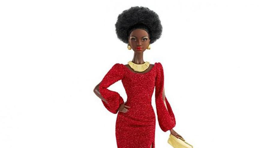 Mattel sacó al mercado la primera Barbie negra en 1980.