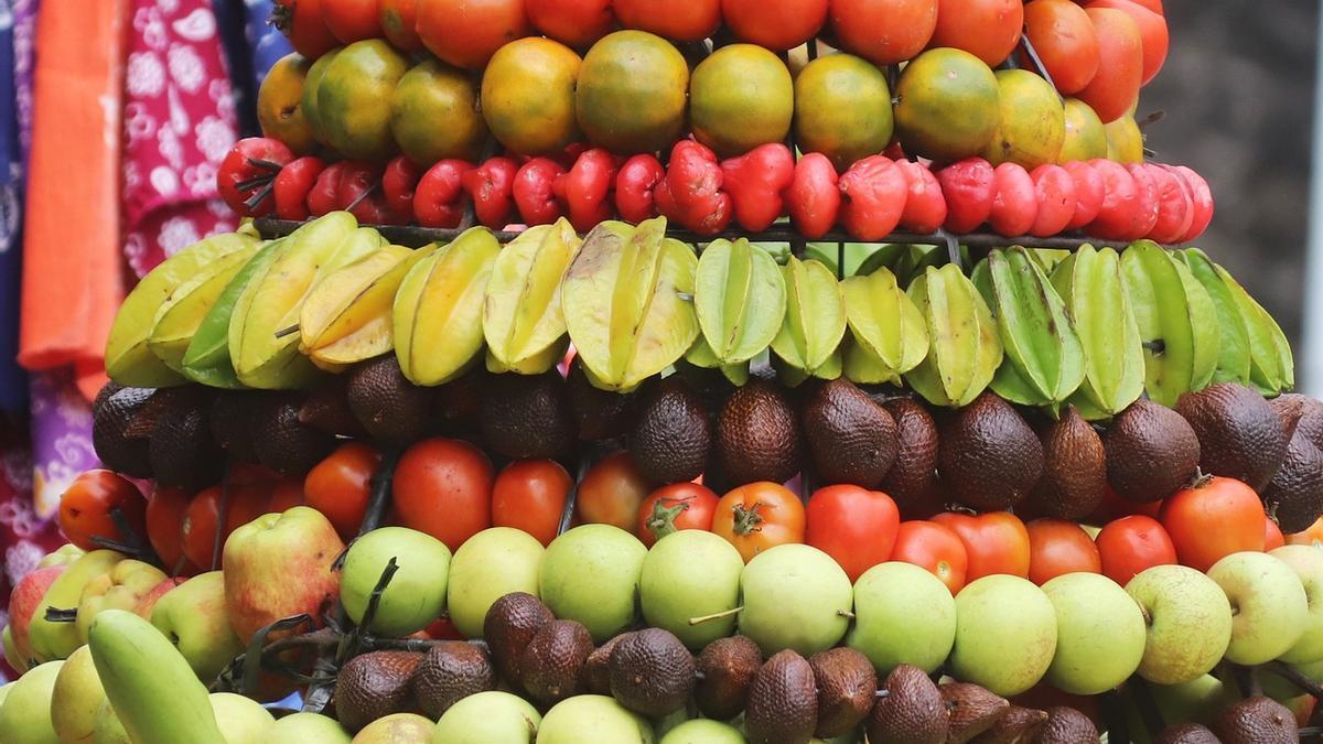 Distintas frutas en un mercado