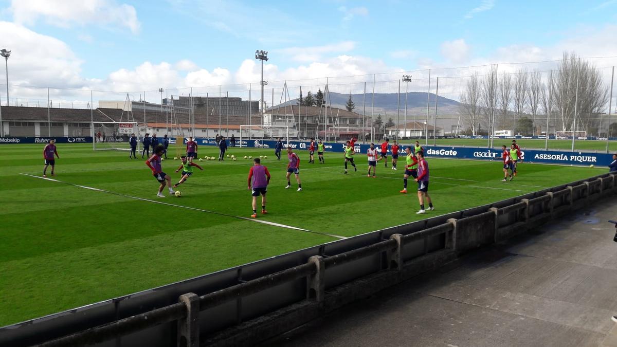 Rondo durante el entrenamiento de este lunes.