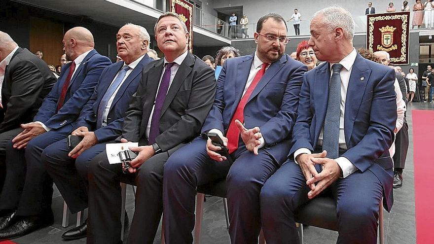 Emiliano García-Page (Castilla-La Mancha), Adrián Barbón (Asturias) e Iñigo Urkullu (Euskadi).