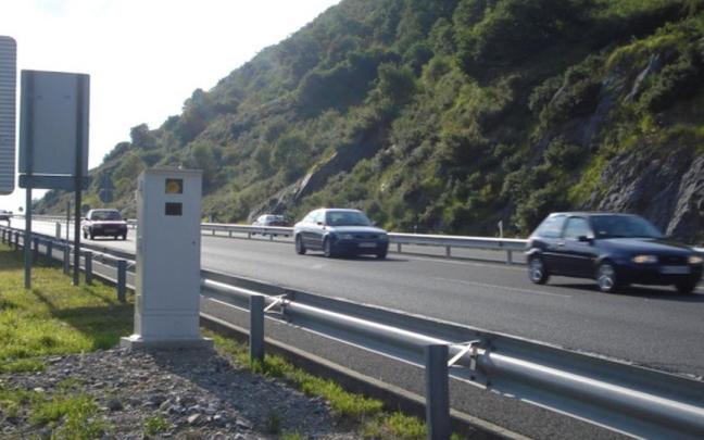 Un radar en la A-15, a la altura de la localidad navarra de Lekunberri.