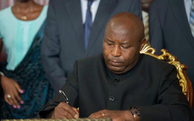 El ex primer ministro de Burkina Faso Alain-Guillaume Bunyoni