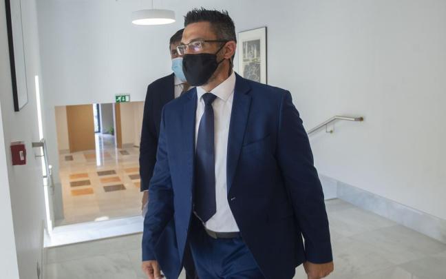 Sergio Ríos, el que fuera chófer de Luis Bárcenas, ante la comision Kitchen en el Congreso. Sergio Ríos, el que fuera chófer de Luis Bárcenas, ante la comision Kitchen en el Congreso.