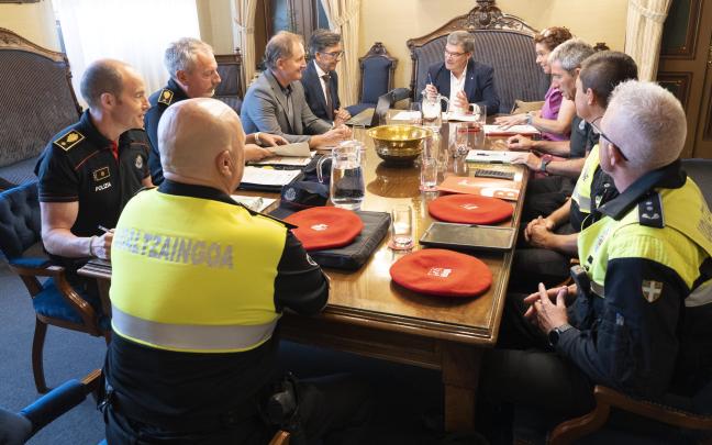 Policía Municipal y Ertzaintza han ultimado esta mañana los detalles del operativo