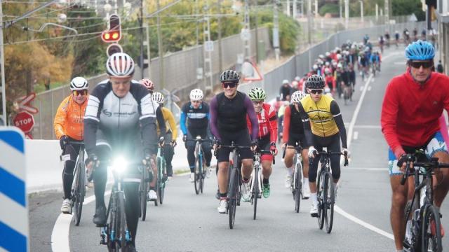 La primera edición se saldó con la participación de más de 300 ciclistas.