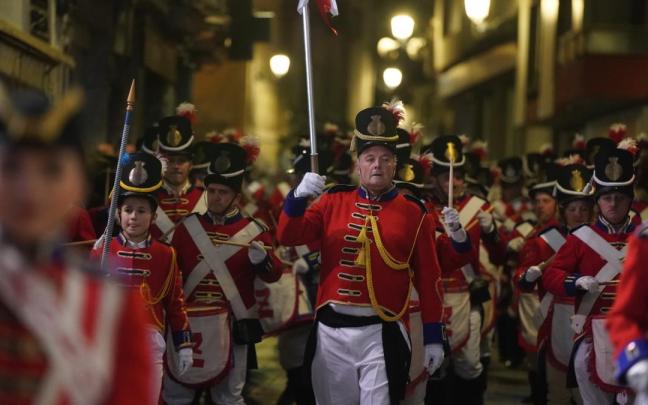 Azpeitiko San Sebastian bezperako danborrada iruditan