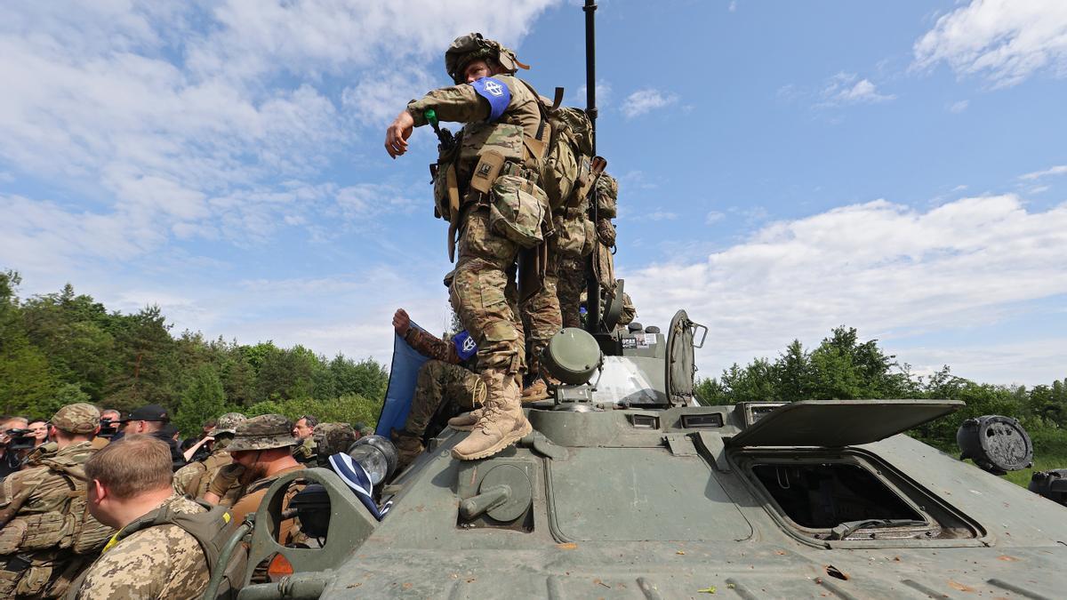 Voluntarios del Ejército ruso, cerca de la frontera norte con Ucrania.