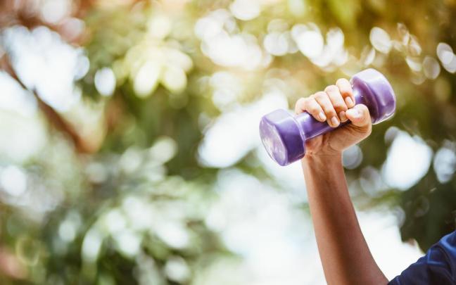 El ejercicio regular reduce significativamente el riesgo de desarrollar diferentes enfermedades.