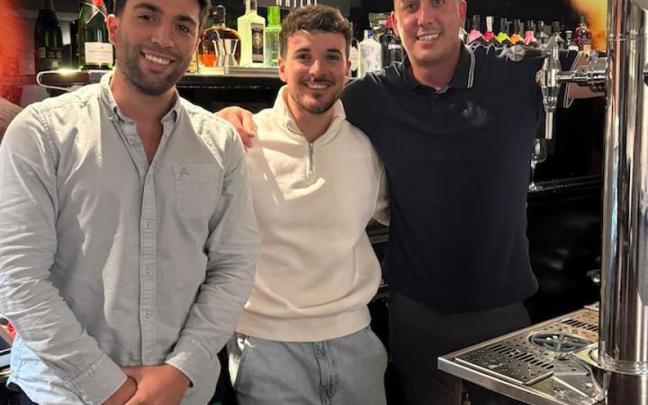 Joseba Etxeberria, Jon Tena y Ander Larreategi.