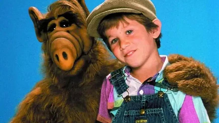 Benji Gregory, junto a 'Alf'.