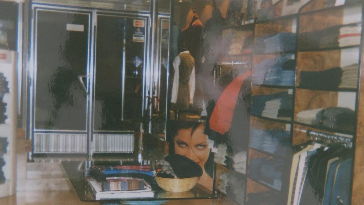La primera tienda en la que trabajó Maribel Guzmán (Confecciones Campos, en la calle Bidezar de Zumarraga).