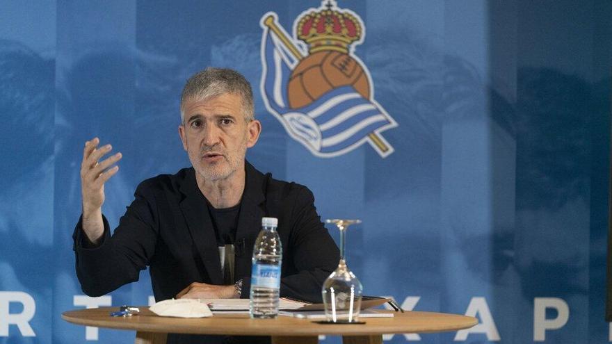 Roberto Olabe, durante una comparecencia ante los medios. / RUBEN PLAZA