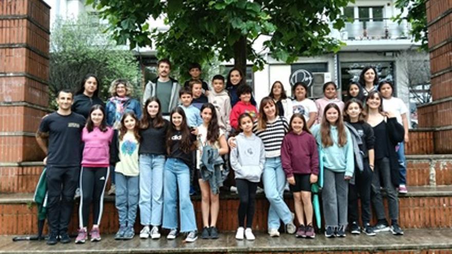 Haurren Kontseilua con representantes municipales.