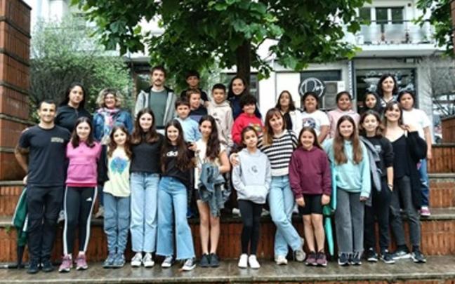 Haurren Kontseilua con representantes municipales.