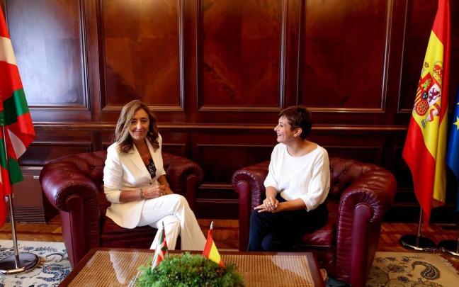La consejera de Autogobierno, Olatz Garamendi, con la ministra de Política Territorial ahora en funciones, Isabel Rodríguez, en una reunión anterior La consejera de Autogobierno, Olatz Garamendi, con la ministra de Política Territorial ahora en funciones, Isabel Rodríguez, en una reunión anterior