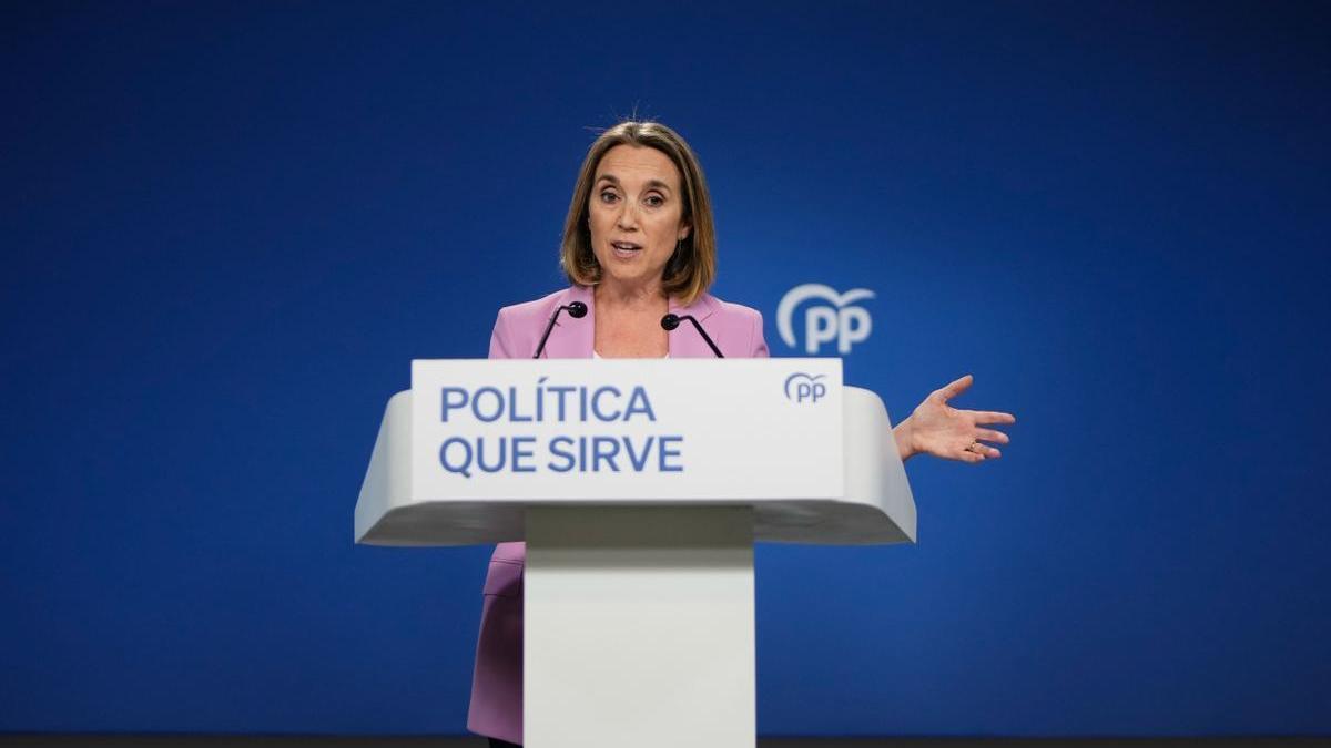 La secretaria general del PP, Cuca Gamarra, durante la rueda de prensa en la que ha anunciado que abandonará su puesto.