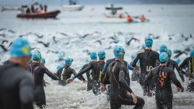 Edición anterior de la triatlón de Zarautz.