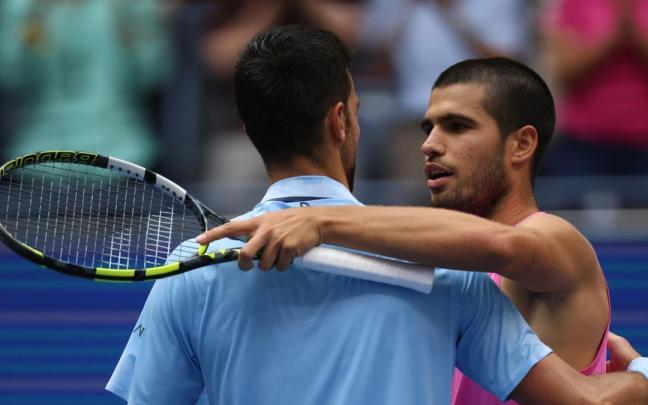 Carlos Alcaraz salda cuentas pendientes con Novak Djokovic y avanza a la final