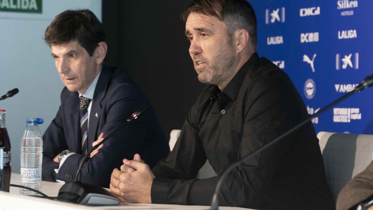 Eduardo Coudet en imagen durante su presentación con el Deportivo Alavés. Foto: ÁLEX LARRETXI