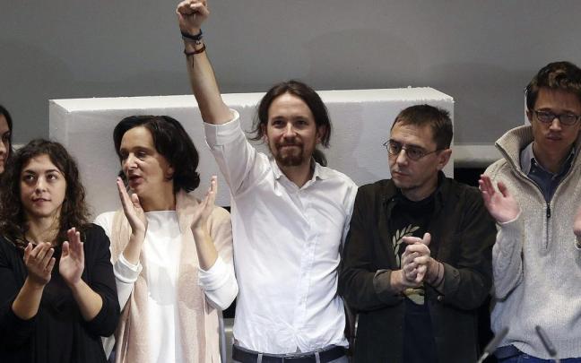 Presentación de la dirección de Podemos en el Teatro Nuevo Apolo de Madrid el 15 de noviembre de 2014. / EFE Presentación de la dirección de Podemos en el Teatro Nuevo Apolo de Madrid el 15 de noviembre de 2014.