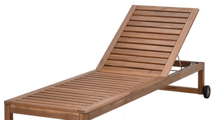 La tumbona de exterior con tinte marrón claro de la serie Nammaro de Ikea