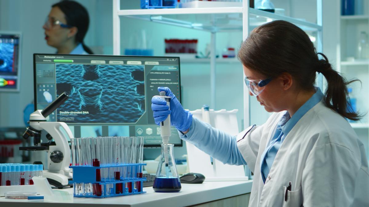 Un equipo científico trabajando en un laboratorio.