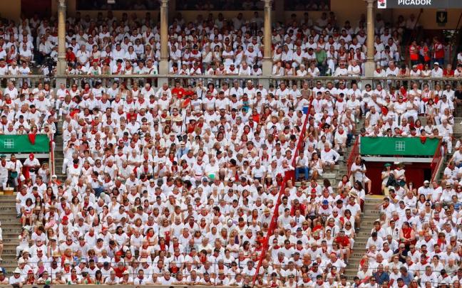 Tendidos de la plaza de toros de Iruñea en los sanfermines de 2023. / Jon Urriza Tendidos de la plaza de toros de Iruñea en los sanfermines de 2023.