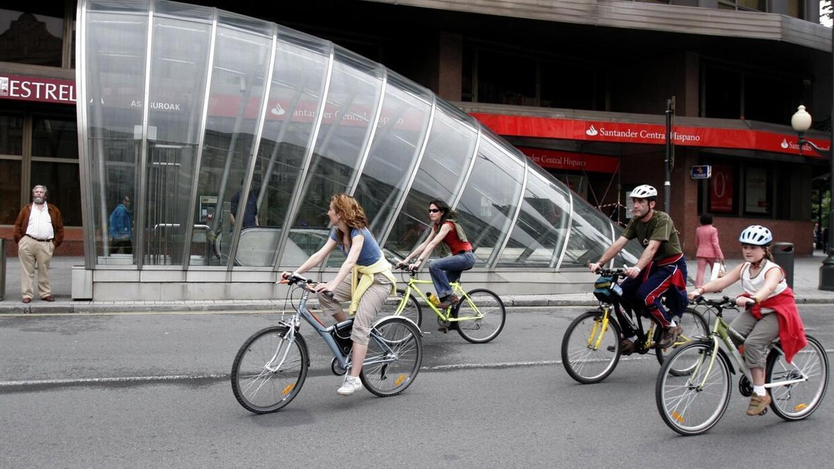 La Diputación Foral de Bizkaia trabaja en planes de movilidad sostenible así como en la promoción del uso de la bicicleta.