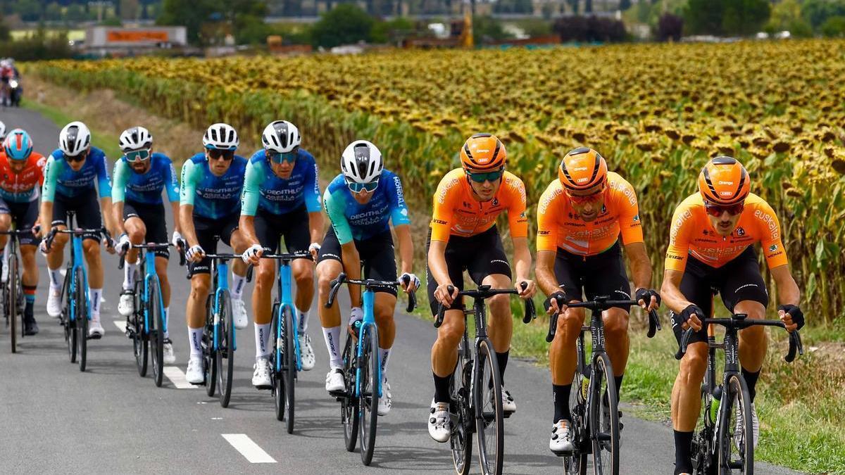 Componentes del Euskaltel-Euskadi, durante la Vuelta.