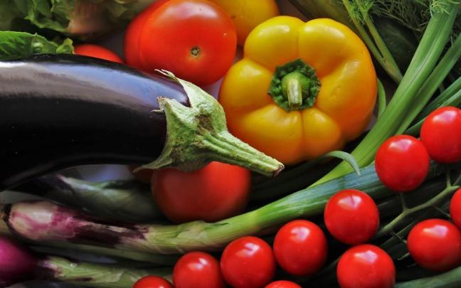 La alimentación solo basada en los vegetales provoca déficits que hay que compensar.