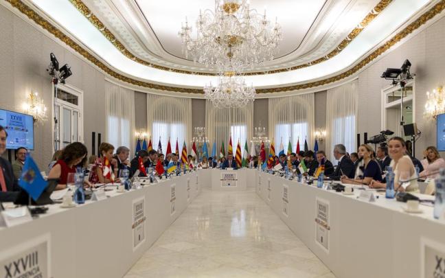 Los presidentes de las 17 comunidades autónomas en el encuentro celebrado en Barcelona / EP Los presidentes de las 17 comunidades autónomas en el encuentro celebrado en Barcelona